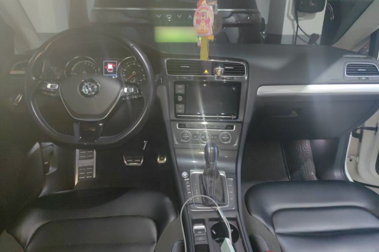 Used Volkswagen Golf Pure Electric 2020 Chari Center Console