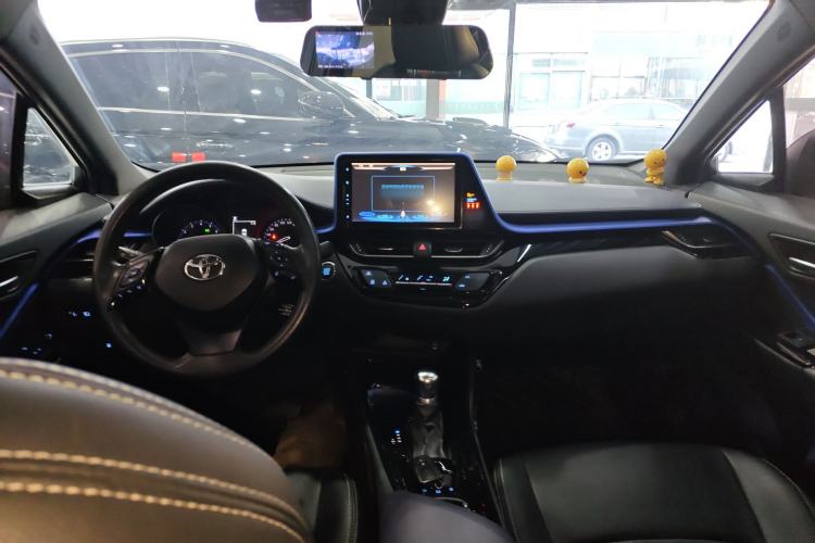Used Toyota C-HR 2018 2.0L Leading with Sunroof China VI Standard

