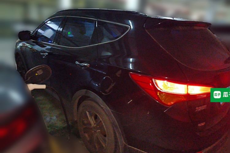 Used Hyundai Santa Fe 2013 2.4L Automatic Two-Wheel Drive Smart Version