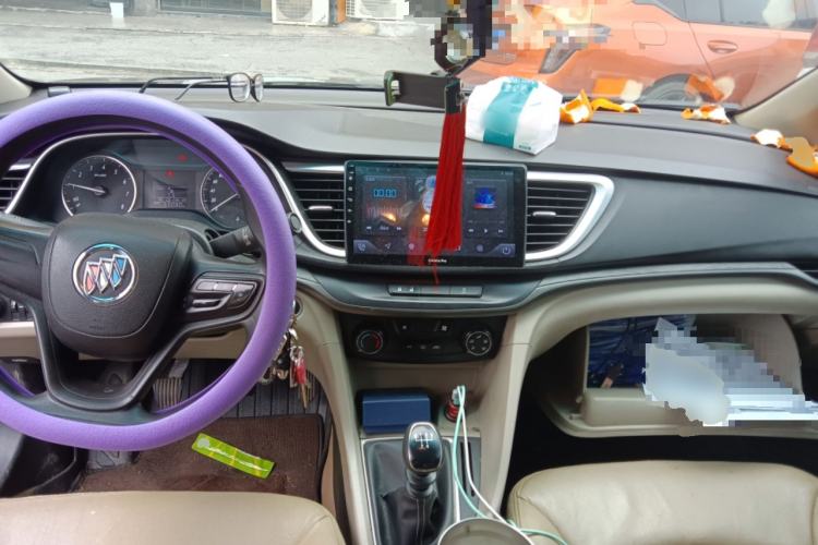 Used Buick GT 2017 15N Manual Entry-Level Trim Center Console