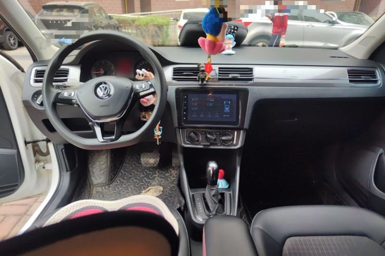 Used Volkswagen Santana 2016 1.6L Automatic Comfort Edition Center Console