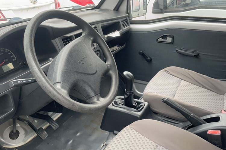 Used Wuling Zhiguang 2015 1.2L Practical LS-I Model
