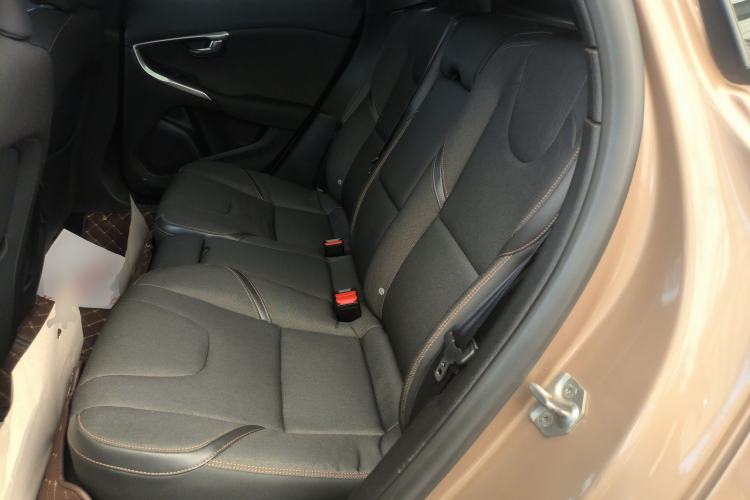 Used Volvo V40 2014 Cross Country 2.0T Zhiyi Edition