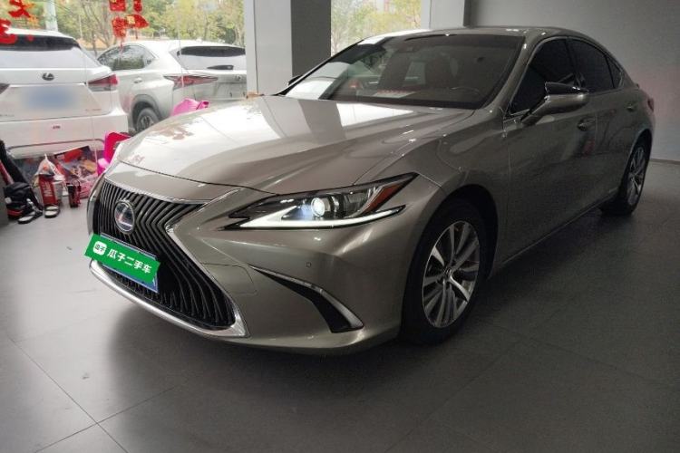Used Lexus ES 2020 300h Premier Edition