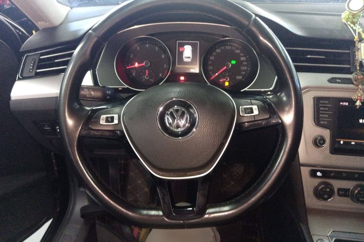 Used Volkswagen Variant 2017 380TSI Two-Wheel Drive Comfort Edition