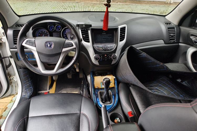 Used CHANGAN CS35 2016 1.6L Manual Luxury Model China V Standard Center Console