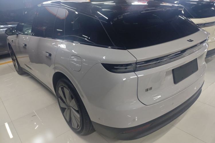 Used Li Auto i6 2025 Model Two-Wheel-Drive Standard Type
