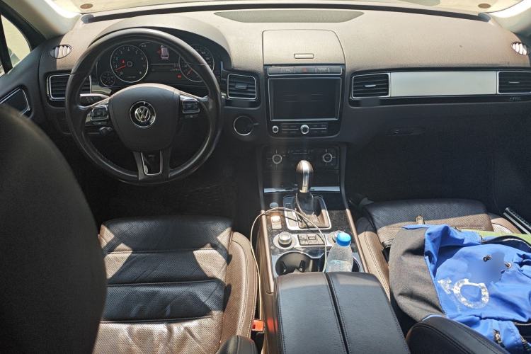 Used Volkswagen Touareg 2017 3.0 TSI Touareg Edition Center Console