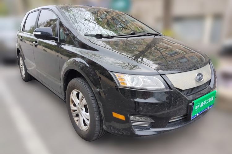 Used BYD e6 2016 400 Elite Edition Front Right 45 Deg