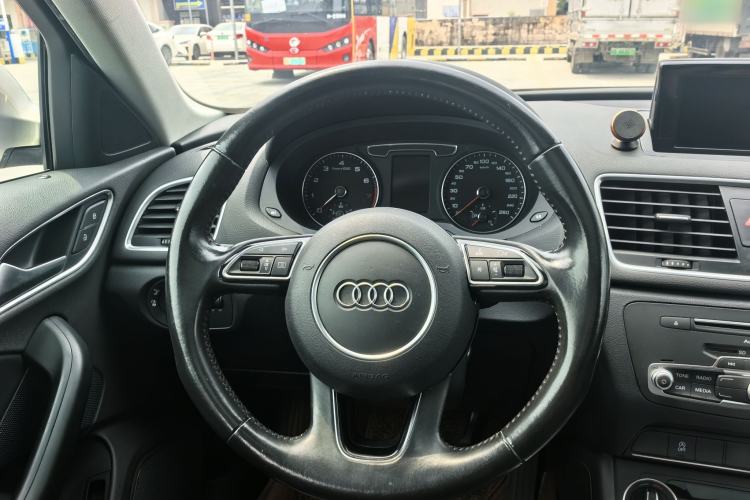 Used Audi Q3 2017 35 TFSI Fashion Model Interior 7