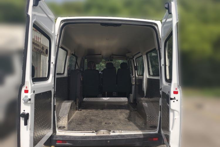 Used SAIC MAXUS Xintu V80  Trunk