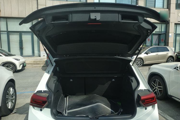 Used Volkswagen ID.3 2025 Smart Version Pure & Intelligent Enjoyment Edition Trunk