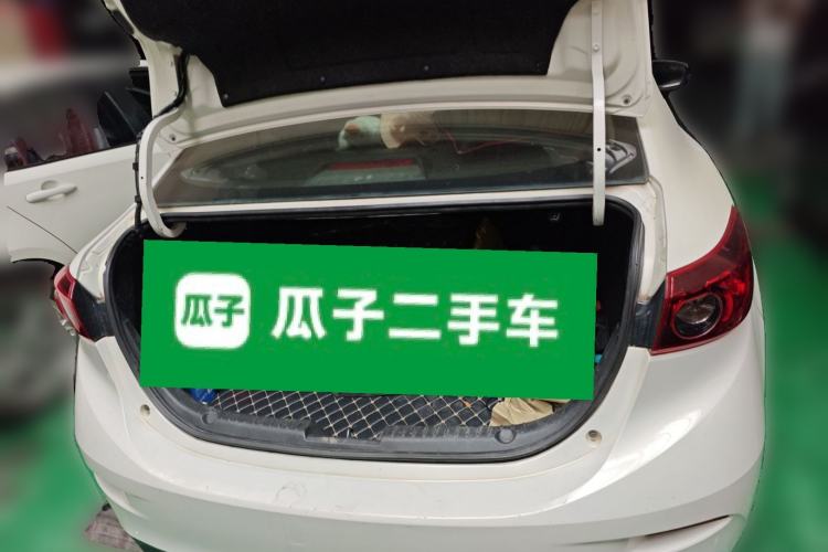 Used Mazda 3 Axela 2014 Sedan 1.5L Automatic Comfort Model
