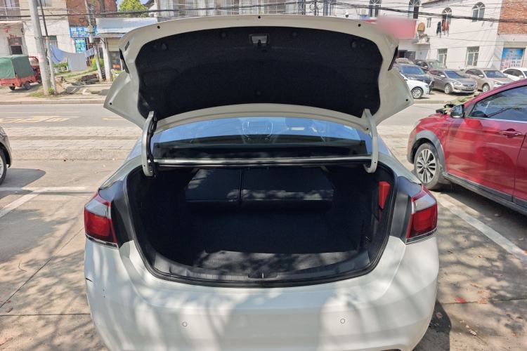 Used Chevrolet Cruze 2015 1.5L Automatic Luxury Edition Trunk