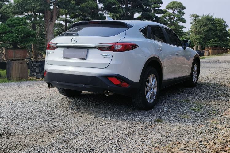 Used Mazda CX-4 2018 2.0L Automatic Two-Wheel Drive Blue Sky Dynamic Version China V Standard Exterior 9