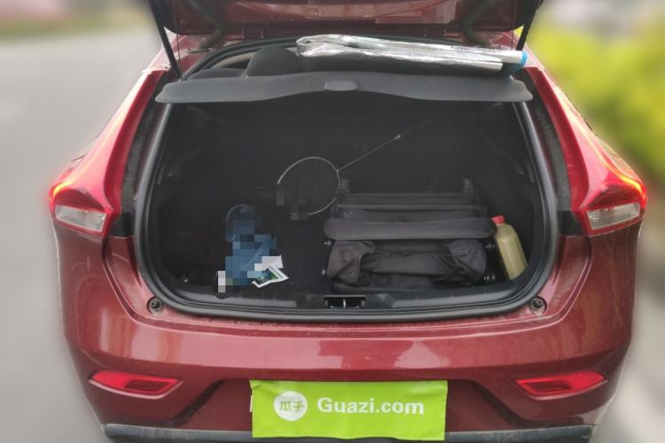 Used Volvo V40 2014 2.0T Zhiya Edition Trunk