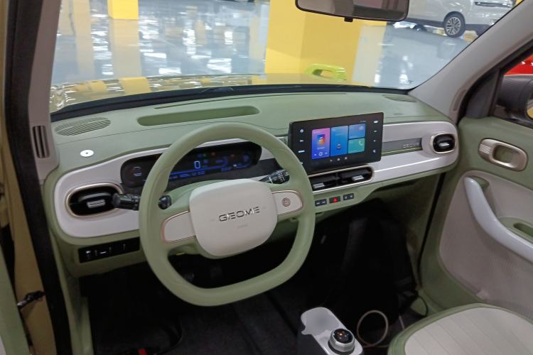 Used Geely Galaxy Panda 2025 210km Panda Rider Center Console