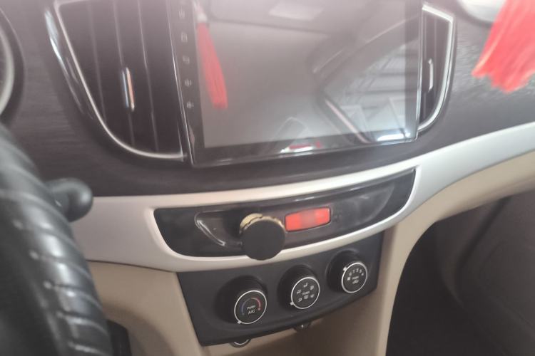 Used Wuling 730 2020 Commercial Vehicle 1.5L Manual Value Edition 7 Seats
