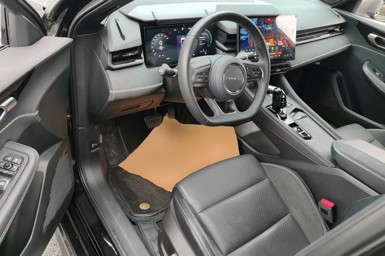 Used Lynk & Co 03 2023 2.0TD DCT JingPro Driver Seat