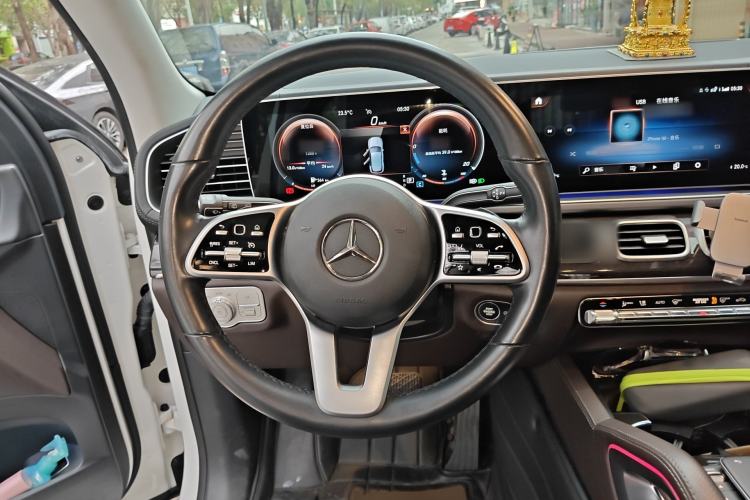 Used Mercedes-Benz GLE 2021 GLE 350 4MATIC Stylish Model Steering Wheel