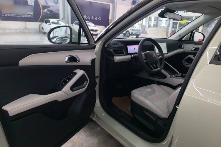 Used BYD Yuan UP 2025 Model 301KM Leading Version
