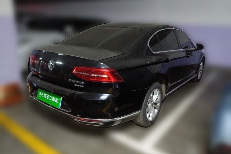 Used Volkswagen Magotan 2017 330TSI DSG Luxury Model Rear Right 45 Deg