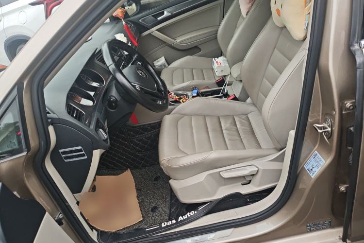 Used Volkswagen Golf 2016 230TSI Automatic Luxury Version Left Front Seat