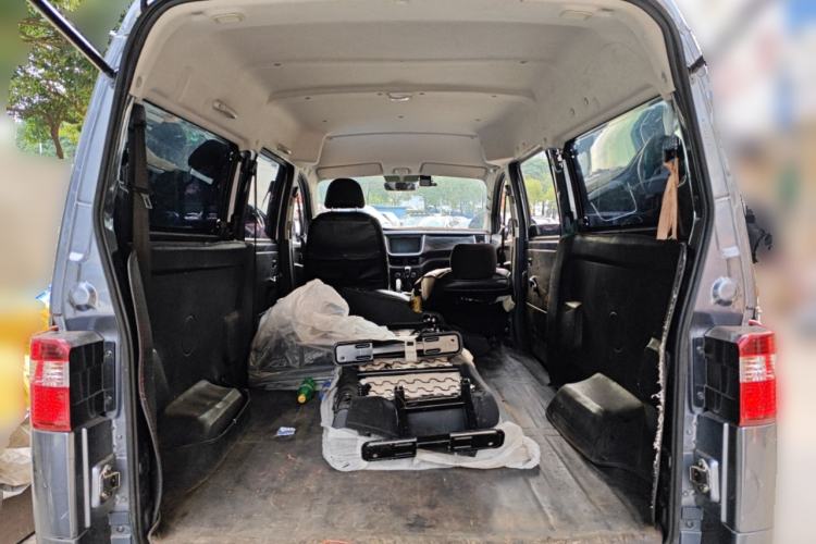 Used SRM Jinhaishi M 2024 1.5L Engineering Lion Passenger Van 5/6/7 Seats Trunk