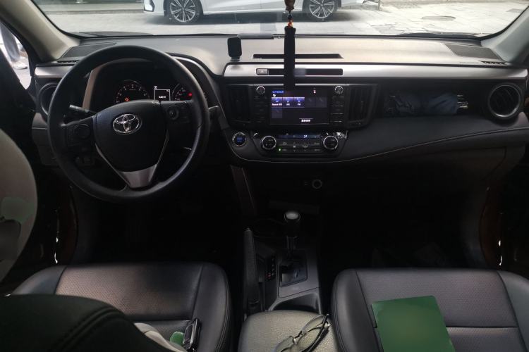 Used Toyota RAV4 2019 2.0L CVT Two-Wheel Drive Fashion X Limited Edition China V Standard
