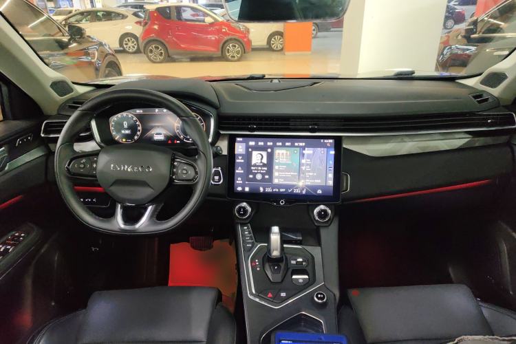 Used Lynk & Co 01 2021 2.0TD Two-Wheel-Drive Pro Trim Interior 2