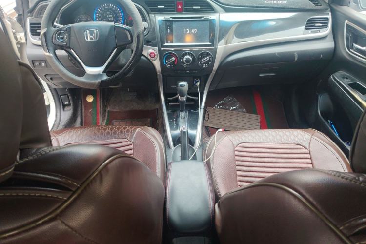 Used Honda Crider 2013 1.8L automatic luxury edition Center Console