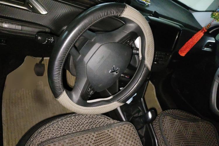 Used Peugeot 2008 2014 1.6L Manual Fashion Edition Steering Wheel