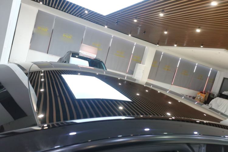 Used Tesla Model Y 2022 Rear-Wheel-Drive Version Roof