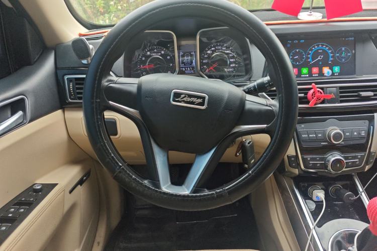 Used Zotye Domy X5 2017 Value Edition 1.6L Manual Comfort Model Steering Wheel