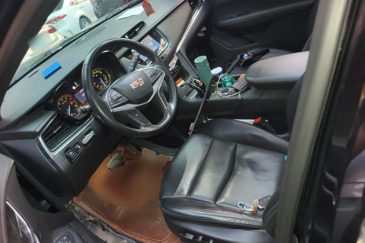 Used Cadillac XT5 2020 Revised Version 28T Luxury Edition Left Front Seat