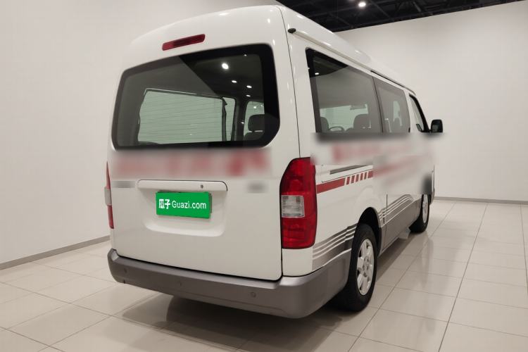 Used Jinbei Hiace 2014 2.0L Luxury Version V19

