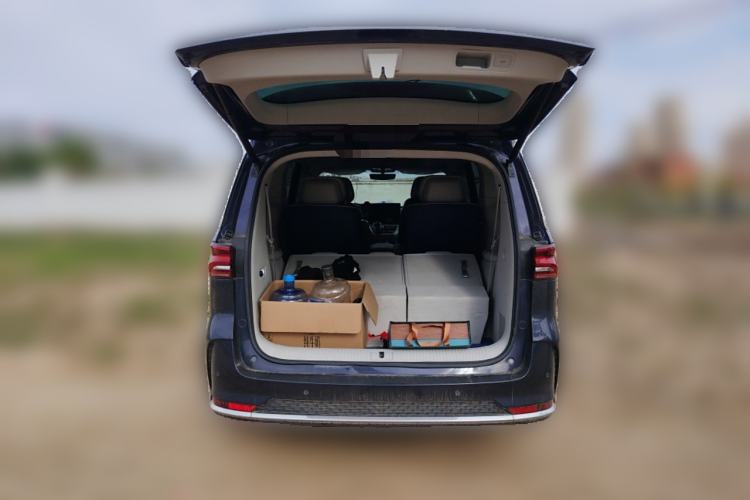 Used Roewe iMAX8 2022 400TGI Celebration Edition Trunk