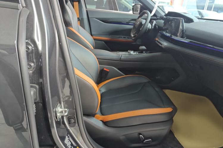 Used Changan UNI-V 2024 1.5T High-Energy Version
