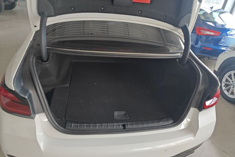 Used BMW 5 Series New Energy 2022 535Le M Sport Package Trunk