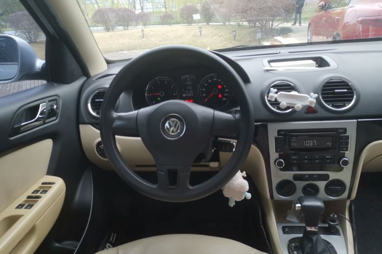 Used Volkswagen Lavida 2011 1.6L Automatic Premium Edition Steering Wheel