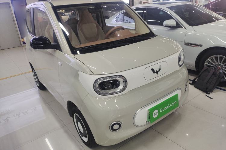 Used Wuling Hongguang MINIEV 2024 3rd Generation 215km Youth Edition Front Right 45 Deg