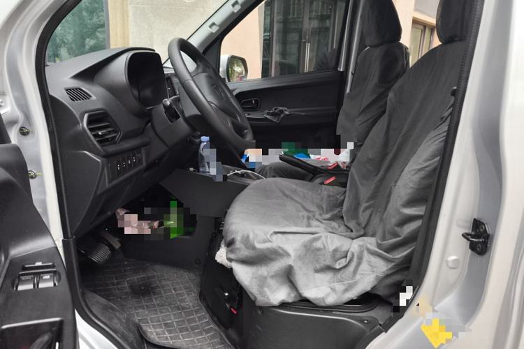 Used CHANGAN KAICHENG Ruixing EM80 2025 Passenger Version Comfort Model 6 Seats 300 km Liftback Door