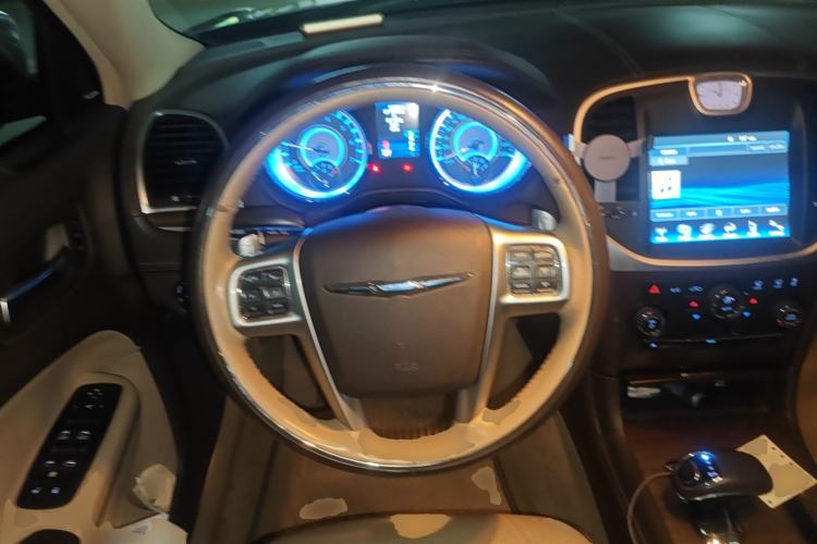 Used Chrysler 300C 2012 3.6L Luxury Edition