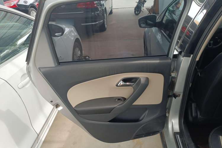 Used Volkswagen Polo 2012 1.6L Cross Polo Automatic Transmission