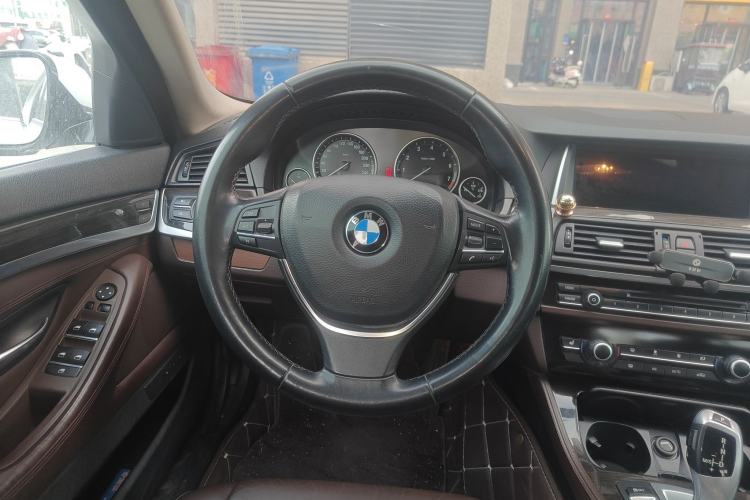 Used BMW 5 Series 2014 525Li Luxury Design Package

