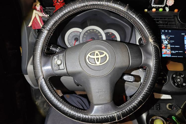 Used Toyota RAV4 2010 2.4L Automatic Deluxe Upgrade Edition Steering Wheel