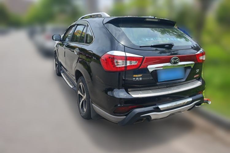 Used BYD S7 2015 2.0T Automatic Prestige Model
