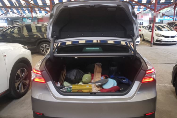 Used Toyota Camry 2021 2.0G Luxury Edition Trunk