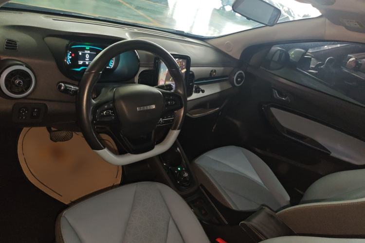 Used Chery Little Ant 2022 Updated Version Sweet Pink Edition Full Sugar Version Lithium Iron Phosphate 30.7 kWh 30 kW 301 km Center Console