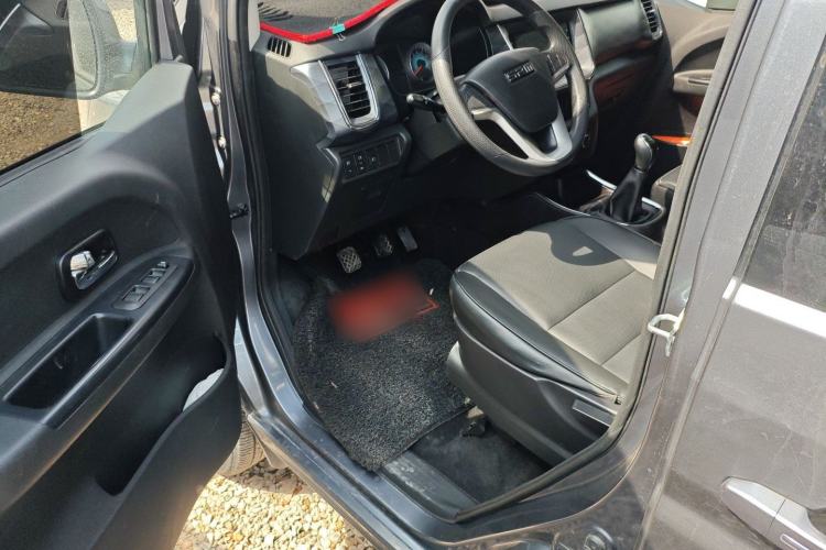 Used Jinbei Gold Hiace 2023 1.5L Passenger Vehicle Engineering Lion 5/6/7 Seater Driver Seat